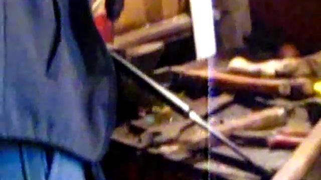 Как стравить давление с газового упора смотреть онлайн
