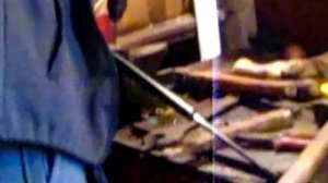 Как стравить давление с газового упора