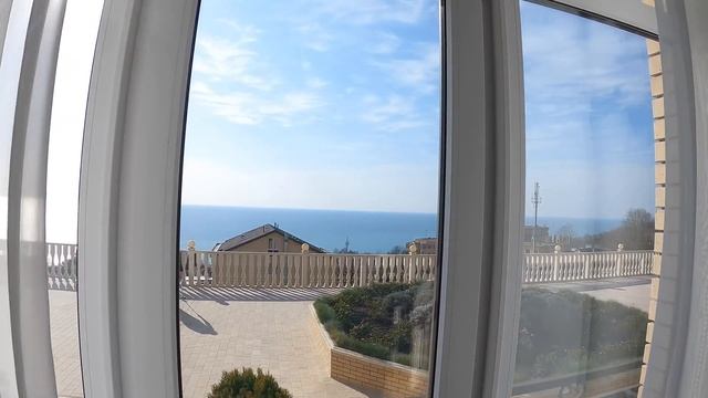 Продам видовую вторичку в Хосте . Ремонт, техника, мебель , паркинг. 52кв.м. смотреть онлайн