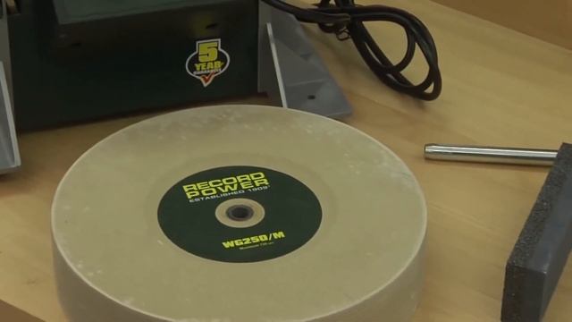 Record Power WG 250. Распаковка и проверка комплектации заточного станка. Русские субтитры смотреть онлайн
