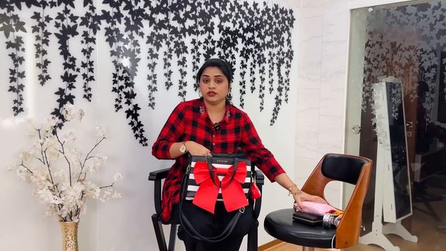 What’s In My Handbag Video 🥰❤️🥰