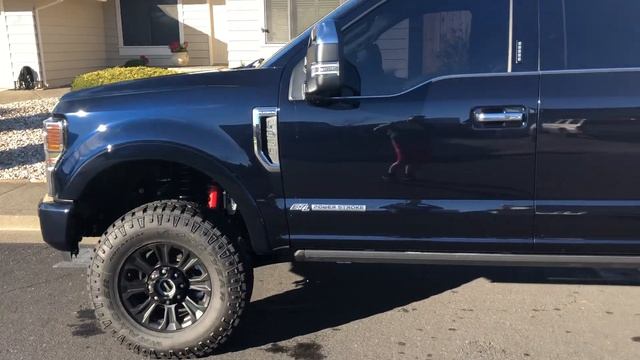 2021 Ford f350 platinum tremor with 2.5 inch leveling kit. смотреть онлайн
