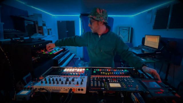 Down The Cellar #39 -"Brainstorm" [#dawless #jam #live TR8S, MC707, MX1, Avalon Bassline, Octatrack смотреть онлайн