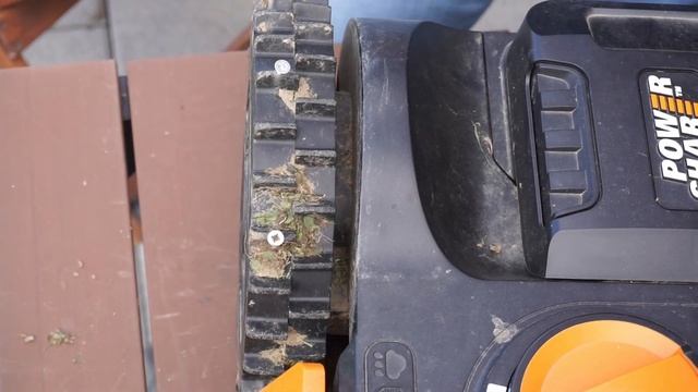 This Simple & Cheap Hack on your Landroid Worx Lawn Mower will prevent it from getting stuck смотреть онлайн