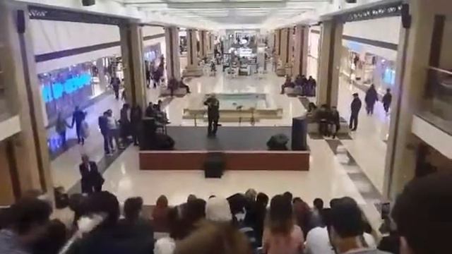 Красиво играет на скрипке!!! смотреть онлайн