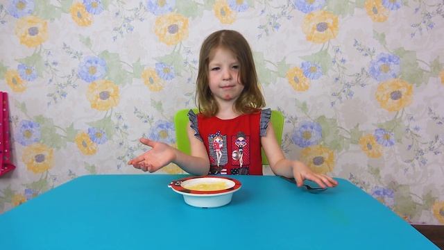 Саша мешает Степе и Соне делать уроки. Младшая сестра вредина! смотреть онлайн