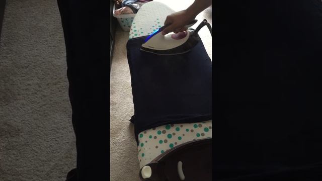 Using the new Philips PerfectCare Compact Steam Generator Iron GC708/40 смотреть онлайн