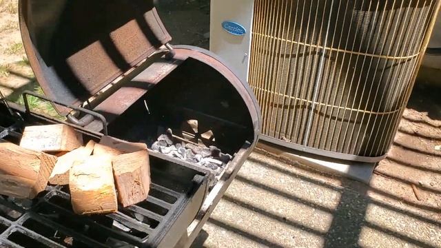 BBQ 101 - How to Build a Fire in your Offset Smoker Firebox смотреть онлайн