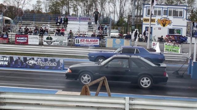 1968 Mercury Cougar vs Fox body Mustang смотреть онлайн