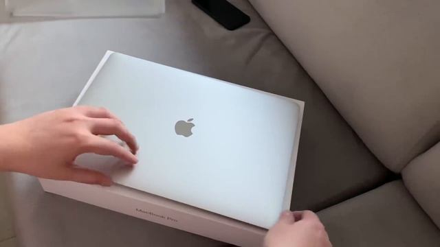 UNBOXING MACBOOK PRO 2018 CU I9 - GENIAL???! смотреть онлайн
