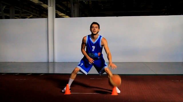 Баскетбол - Дриблинг и защита мяча. Движение лучшего игрока ГСВ, Кевина Дюранта (НБА) | BallGames смотреть онлайн