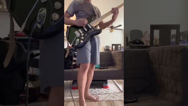 Testing my new Fender StratoCaster and AMP VOX VT20X смотреть онлайн