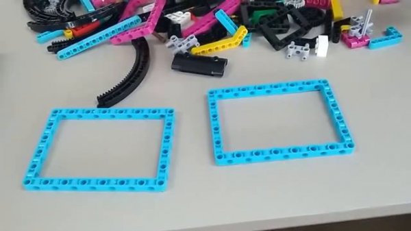 Распаковка Spike Prime. Что внутри дополнительного набора Spike Prime?