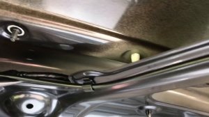 Снятие светоотражателя крышки багажника Kia Rio 4