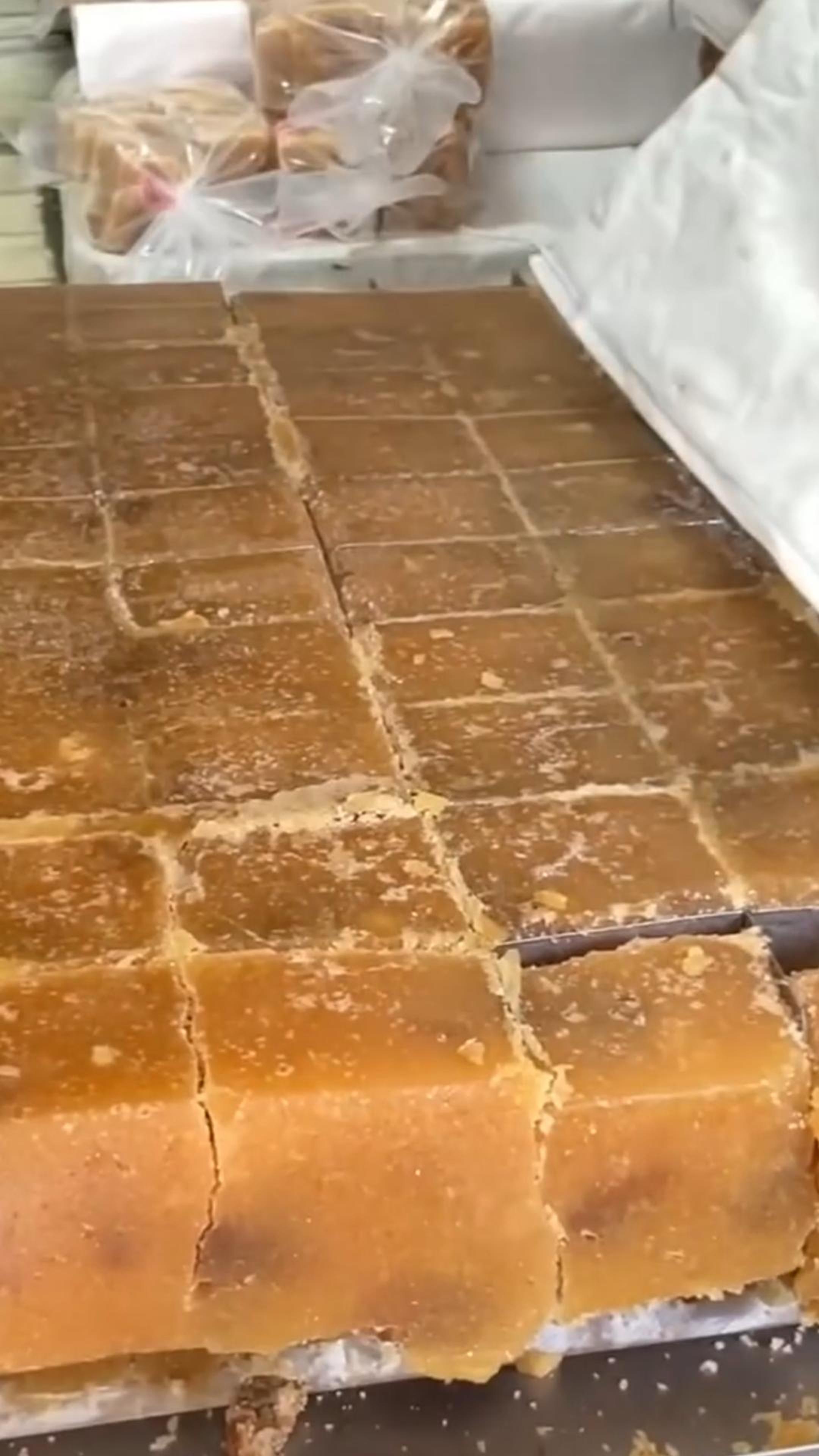 Сахарные квадраты из зимней дыни #дыня #сахар #shorts смотреть онлайн