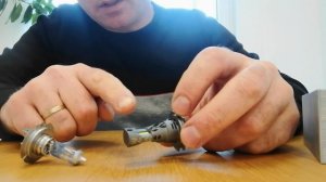 Установка светодиодных ламп  вместо галогенок на VW touran. Сравнение с ГАЛОГЕННЫМИ лампами.