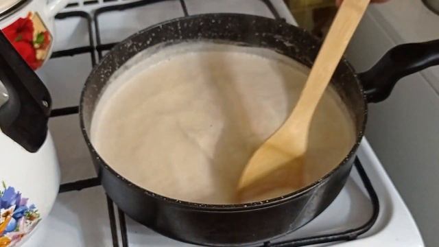 Из молока и сахара!Домашняя топлёная сгущёнка! смотреть онлайн