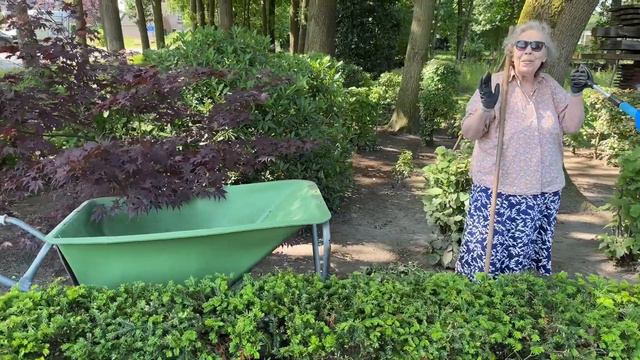 НАШЛА НОВУЮ РАБОТУ | РАБОТЫ ПОЛНО | ВОРОНЬЕ ГНЕЗДО смотреть онлайн