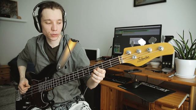HIM - Right here in my arms [Bass play along] смотреть онлайн