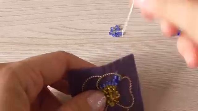 Брошь Анютины глазки из бисера. МК / DIY Beaded Brooch Pansies смотреть онлайн