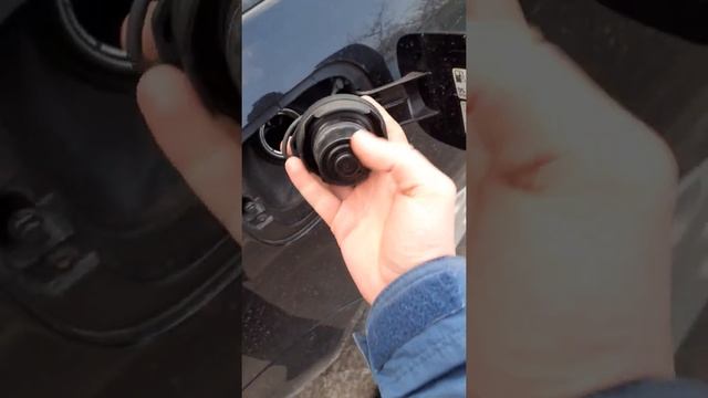 Супер лайфхак с крышкой бензобака VW Golf 5, Jetta СМОТРЕТЬ ВСЕМ! смотреть онлайн