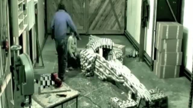 Гоночное авто из пустых бутылок смотреть онлайн