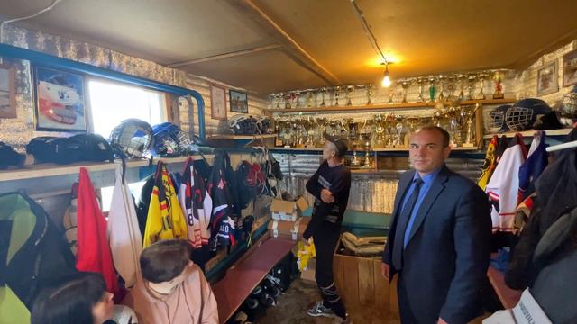 Подарки для хоккейной команды "Медведь" смотреть онлайн