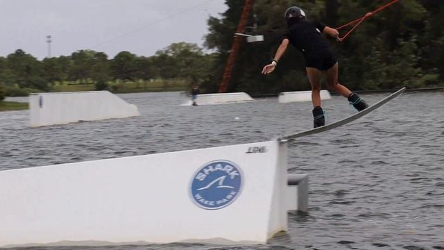 Ronix Social Shred at Shark Wake Park (Wakeboarding Big Air Contest) смотреть онлайн