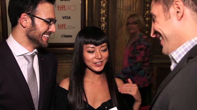 Ryan Guzman & Kiki Sukezane at the "Heroes Reborn" TIFF Red Carpet with Arthur Kade смотреть онлайн
