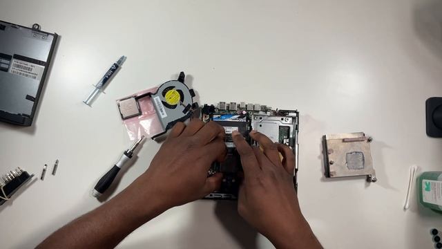 HP ProDesk 600 G2 Mini PC Processor Installation