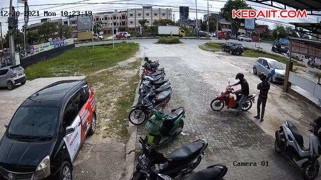 HIKVISION DS-2CD1043G0E-I смотреть онлайн