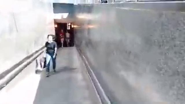 Спрашивается ну и нафига надо было менять облицовку со светлой плитки на тёмный гранит смотреть онлайн