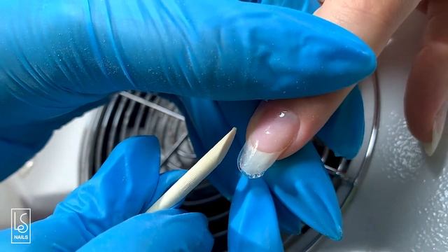 Донаращивание полигелем. Видеоурок от школы маникюра LesNails смотреть онлайн