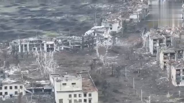 Арена ожесточённых боёв - Артёмовск: кадры с квадрокоптера. смотреть онлайн