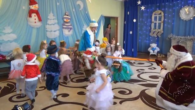 Наш Новогодний утренник в детском саду) Our Christmas party in kindergarten смотреть онлайн