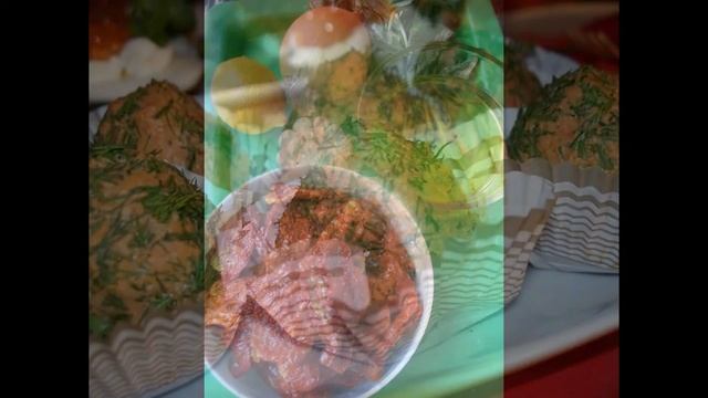 Холодные закуски мясные:Паштет из куриной печени с песто из помидоров смотреть онлайн