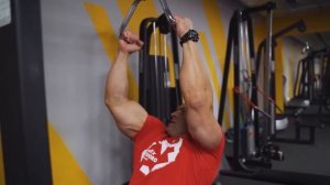 КАК НАКАЧАТЬ ОГРОМНУЮ СПИНУ И ТРИЦЕПС! Александр Фёдоров | Денис Вовк