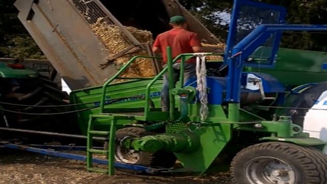 Заготівля кукурудзяного силоса в полиетиленовий мішок смотреть онлайн