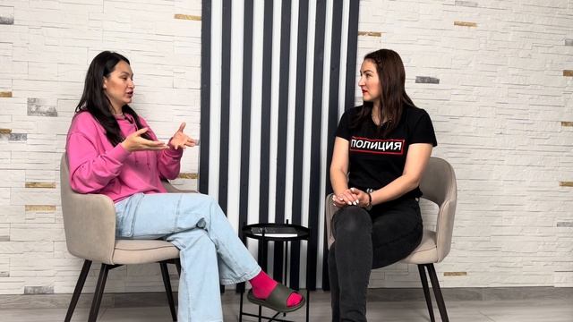 ?6 ЛЕТНЯЯ ДЕВОЧКА ВЫШЛА В СЛЕЗАХ ИЗ МУЖСКОЙ РАЗДЕВАЛКИ В БАССЕЙНЕ смотреть онлайн