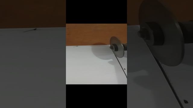 чем резать стеновые панели.