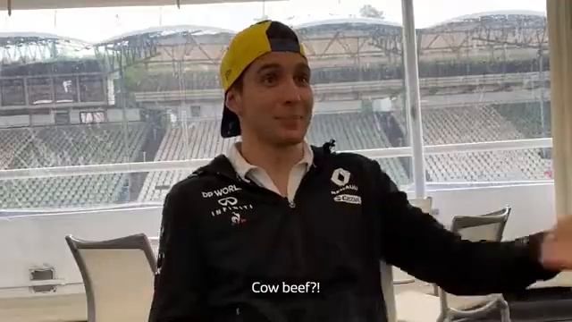 Word war between Danielriccardo VS EstebanOcon#renaultf1 смотреть онлайн