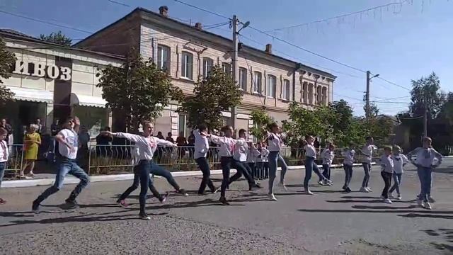 Танец под народную песню "Соловей". День города. смотреть онлайн