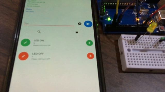 How to Use HM-10 BLE Module with Arduino to Control an LED using Android App смотреть онлайн