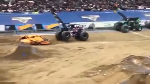 Экстримальные соревнования на бигфутах