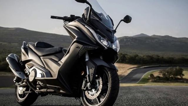 Kymco AK550 2018 Overview - Handles More Like A Motorcycle Than A Scooter