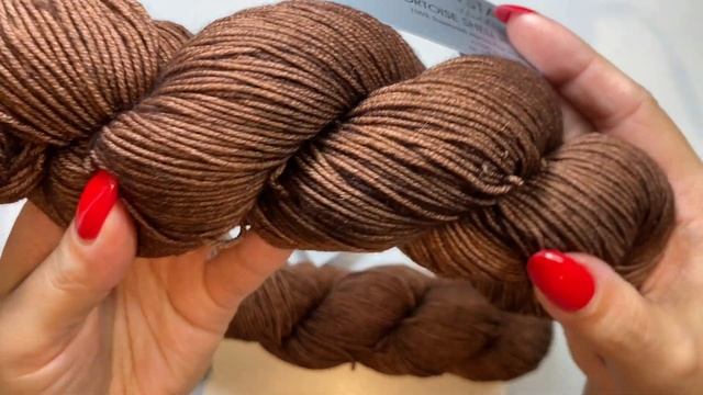 ВЛОГ № 8 Готовые работы, новые процессы, покупки пряжи на садоводе 2021.11 смотреть онлайн