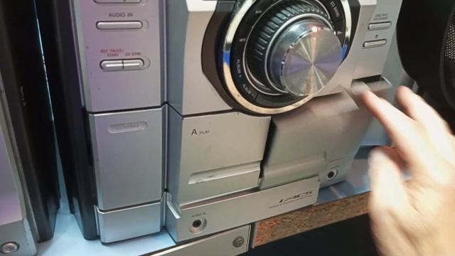 SONY MHC-RG475S, чистка лазера спец диском и головок кассетника спец кассетой смотреть онлайн