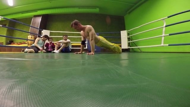 400 отжиманий Patrão's Capoeira SuperHero Workout смотреть онлайн