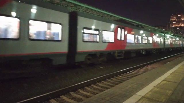 Прибытие ЭС1П-010 №744 "Ласточка" с сообщением Смоленск - Москва на Белорусский вокзал. смотреть онлайн