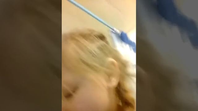 Промывают нос ))) я болею смотреть онлайн